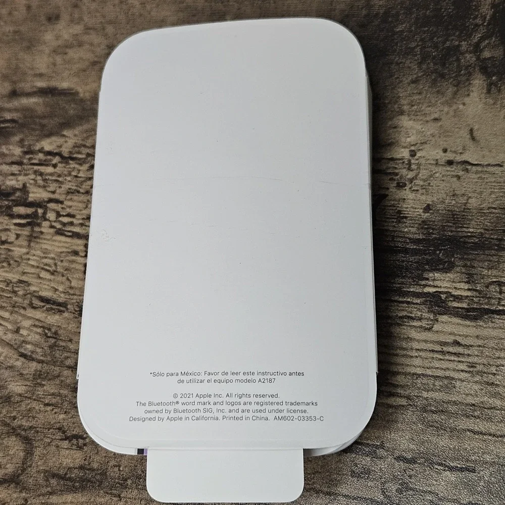 Apple AirTag 3 Pack plus accessories